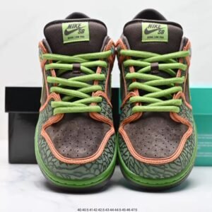 NIKE  Sneaker A