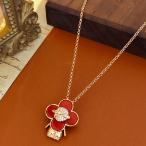 necklace  brooch Lulu Vivinen