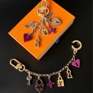 Lulu purple heard chain charm