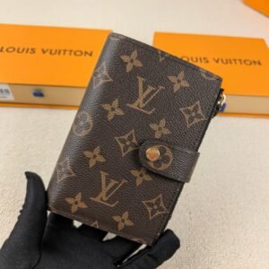 Lulu zipped  Compact wallet-M61667