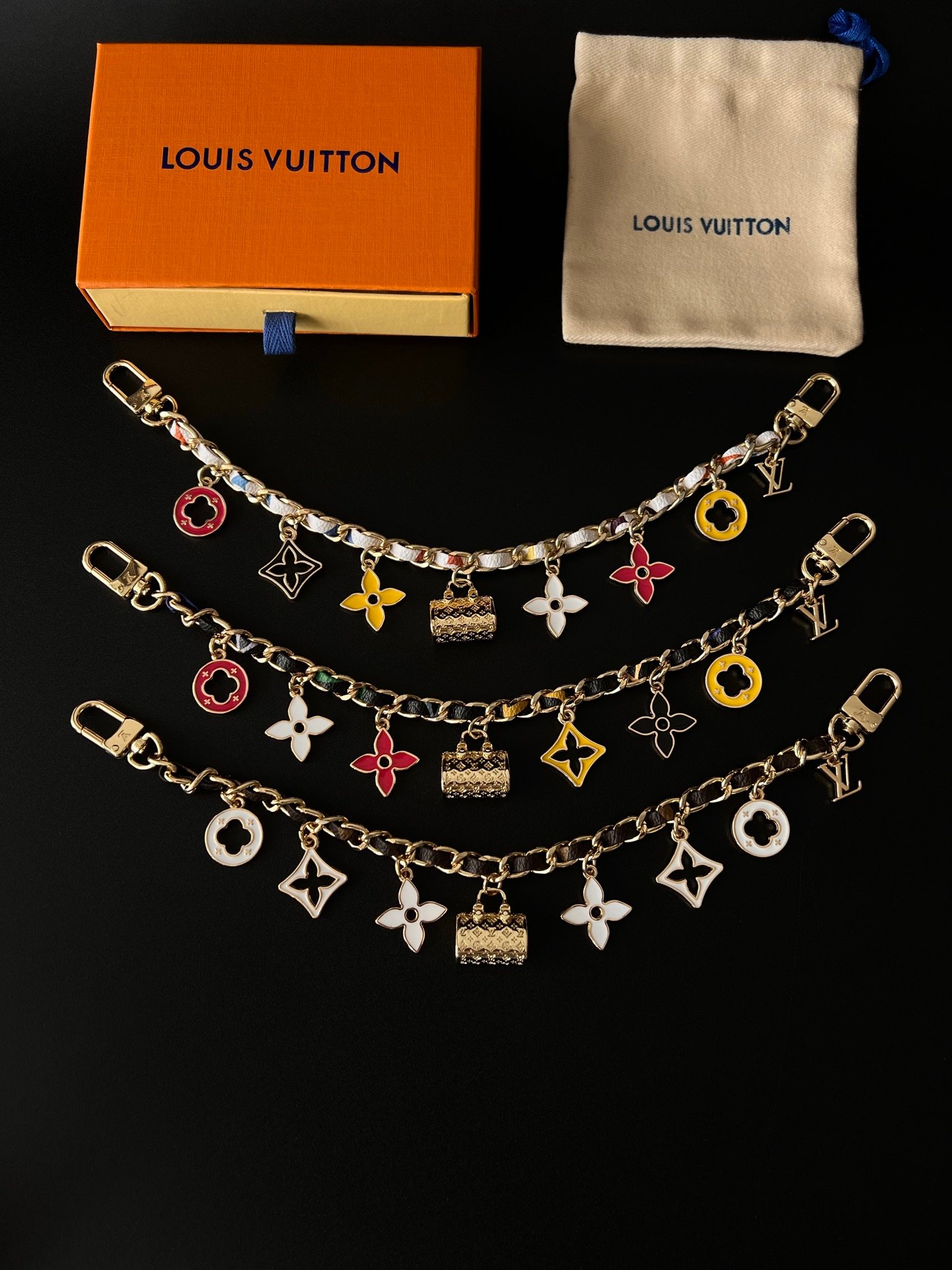 Lulu chain charm