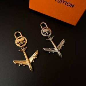 Lulu plane chain charm keychain