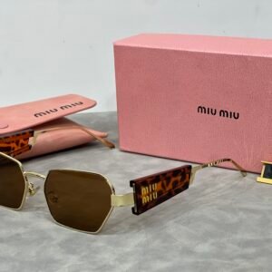 sunglasses  8026