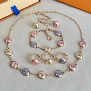 LUlu  updated jewelry group