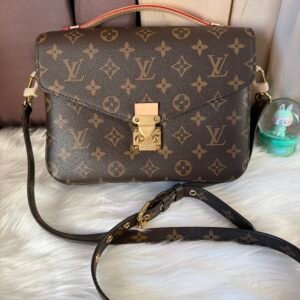 LULU Monogram Canvas Metis Crossbody Bag Master quality
