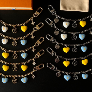 lulu chain charm