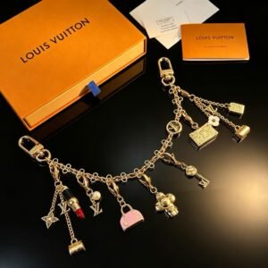 Lulu chain charms